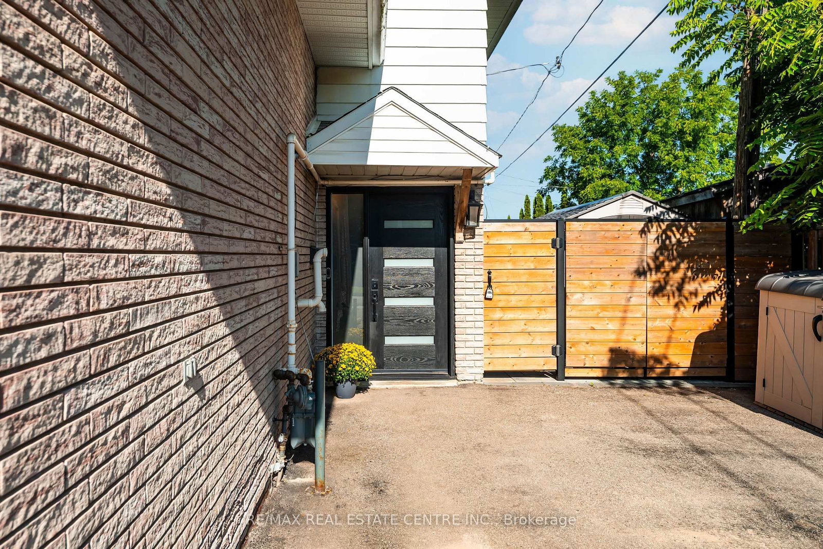 7 Madison Avenue • Orangeville, ON photo 4