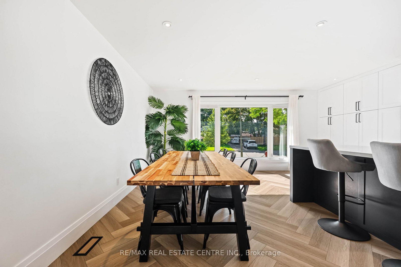 7 Madison Avenue photo 7