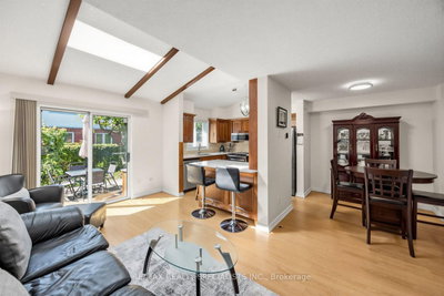 1152 WEST SHORE Drive • Mississauga, ON photo 5