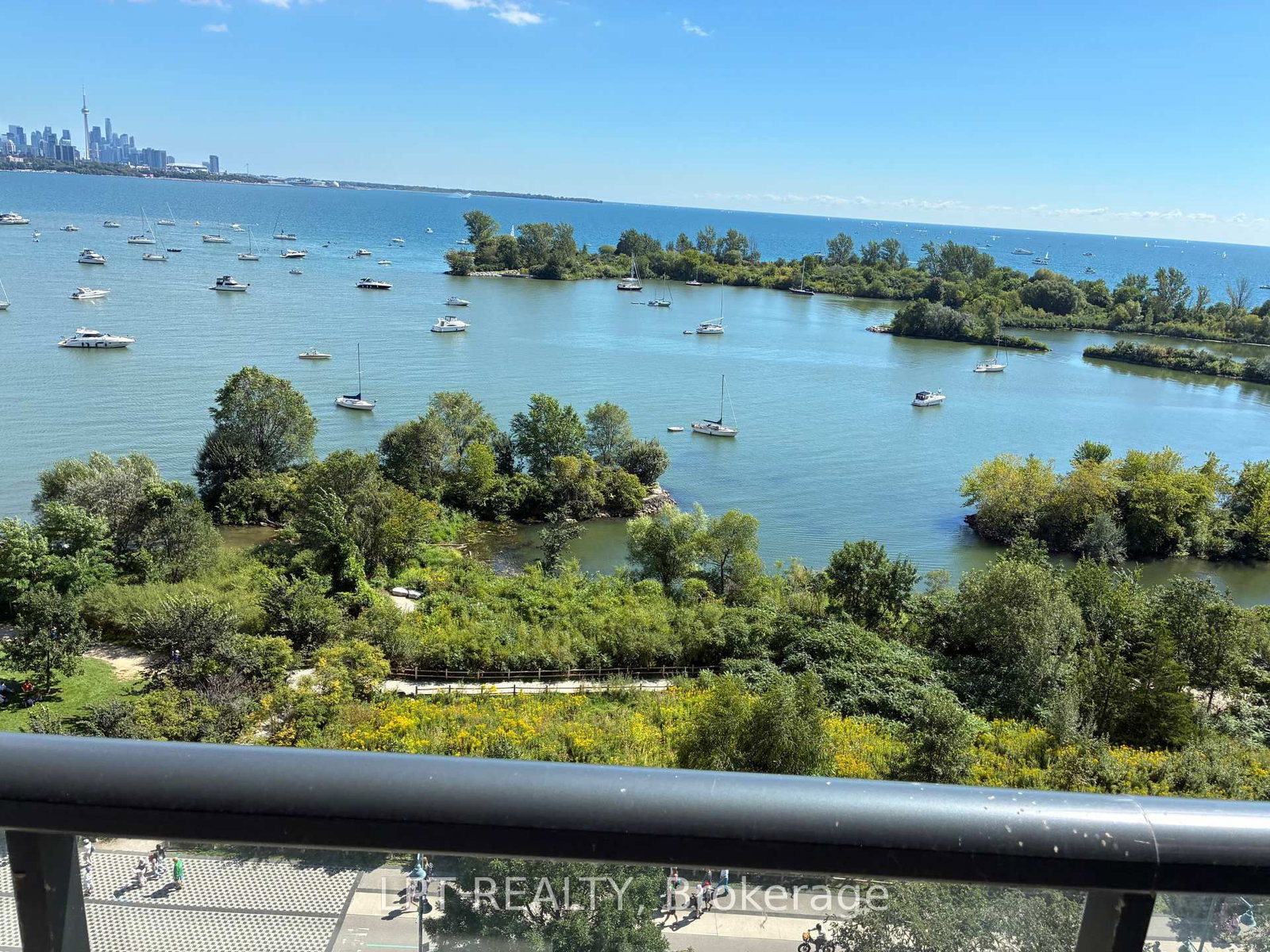 390 Annie Craig Drive • #1015 • Toronto, ON photo 3