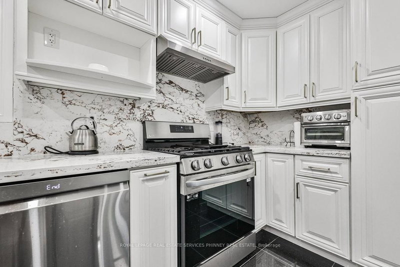 93 Park St W photo 5