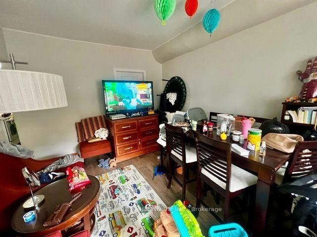 38 Miller Street • Toronto, ON photo 8