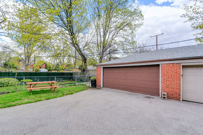 283 Evelyn Toronto,ON M6P 2Z8 — Photo 21
