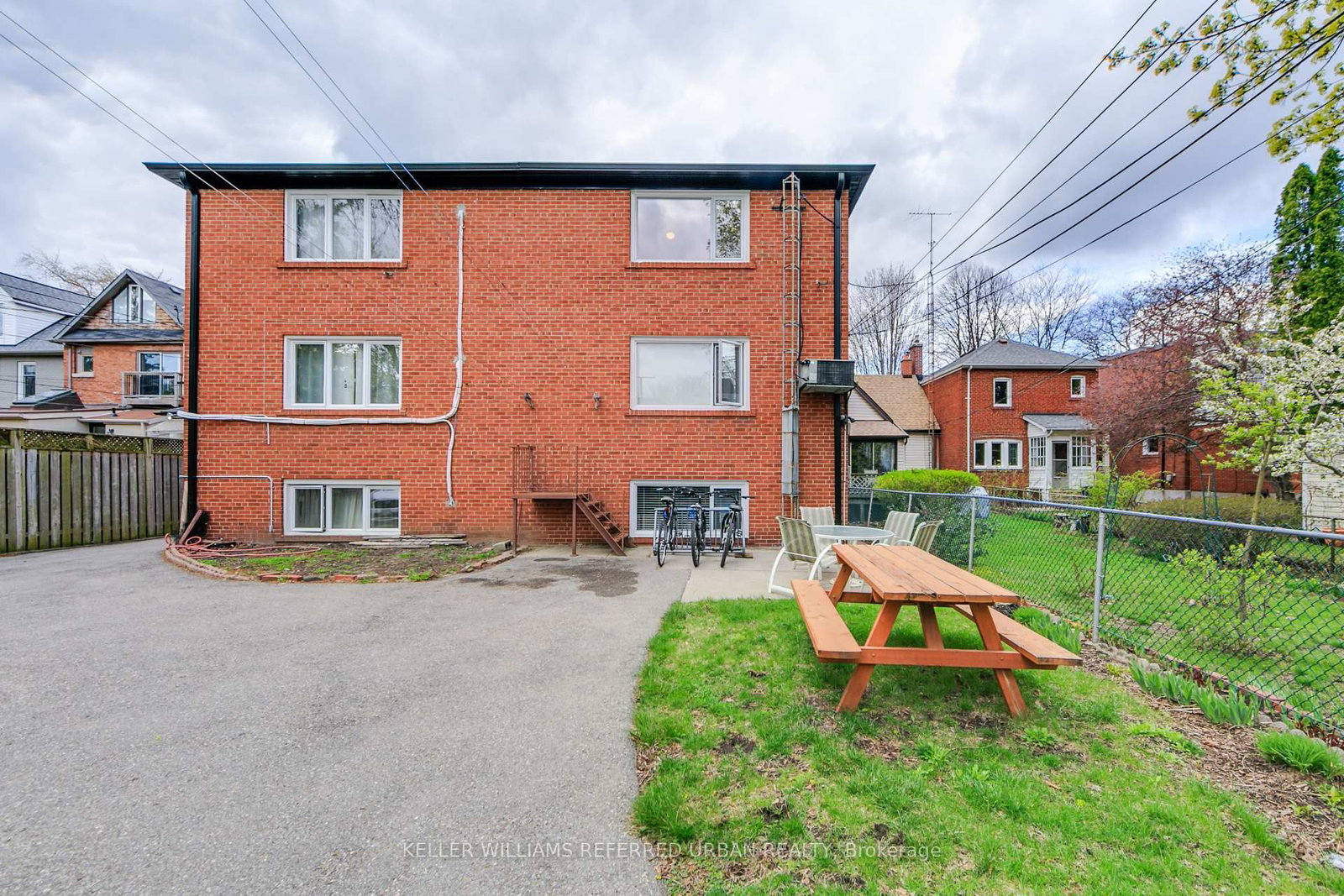 283 Evelyn Toronto,ON M6P 2Z8 — Photo 46