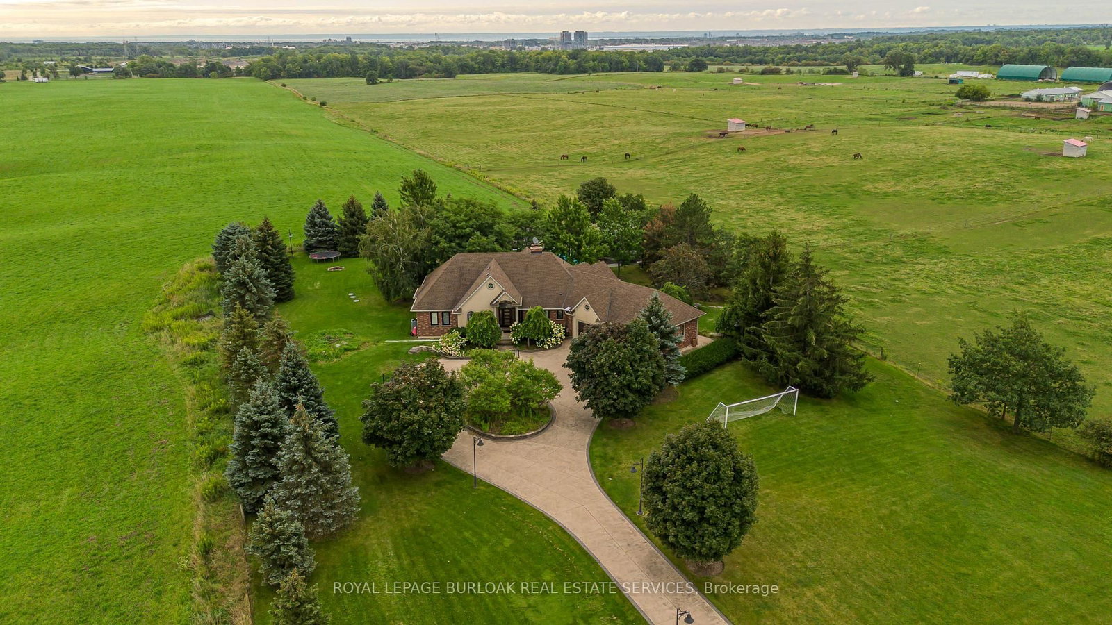 5200 2 Side Road • Burlington, ON photo 45