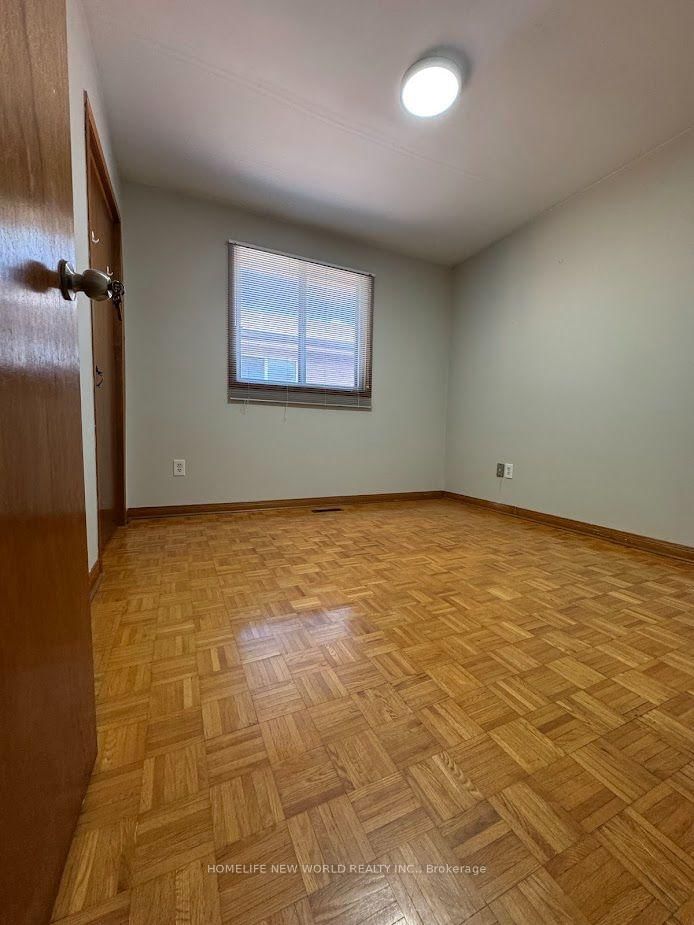 6 Privet Road • Toronto, ON photo 13