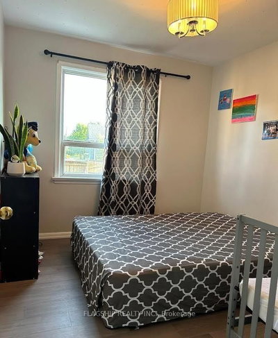 Detached House for lease at 32 Norton Crescent, Halton Hills, Ontario, L7G 1N2 - Georgetown - MLS: W13777162