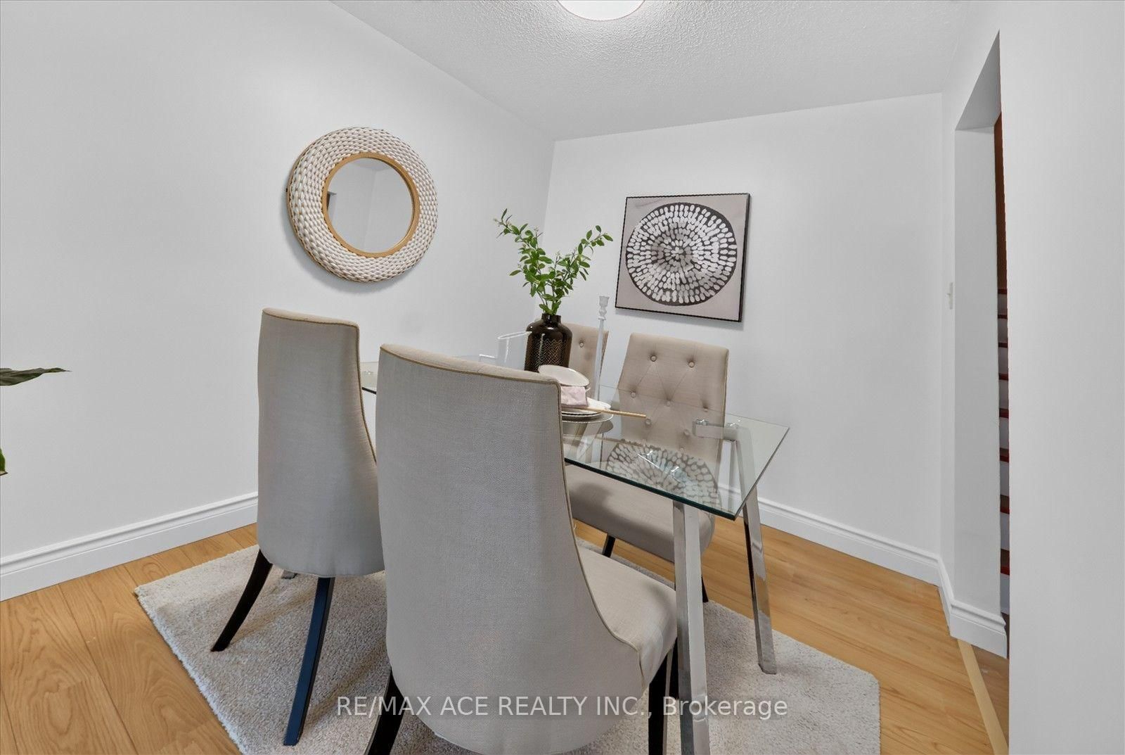 2330 Glastonbury Road S • Burlington, ON photo 11
