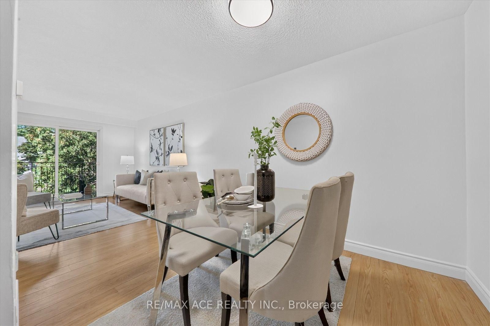 2330 Glastonbury Road S • Burlington, ON photo 12