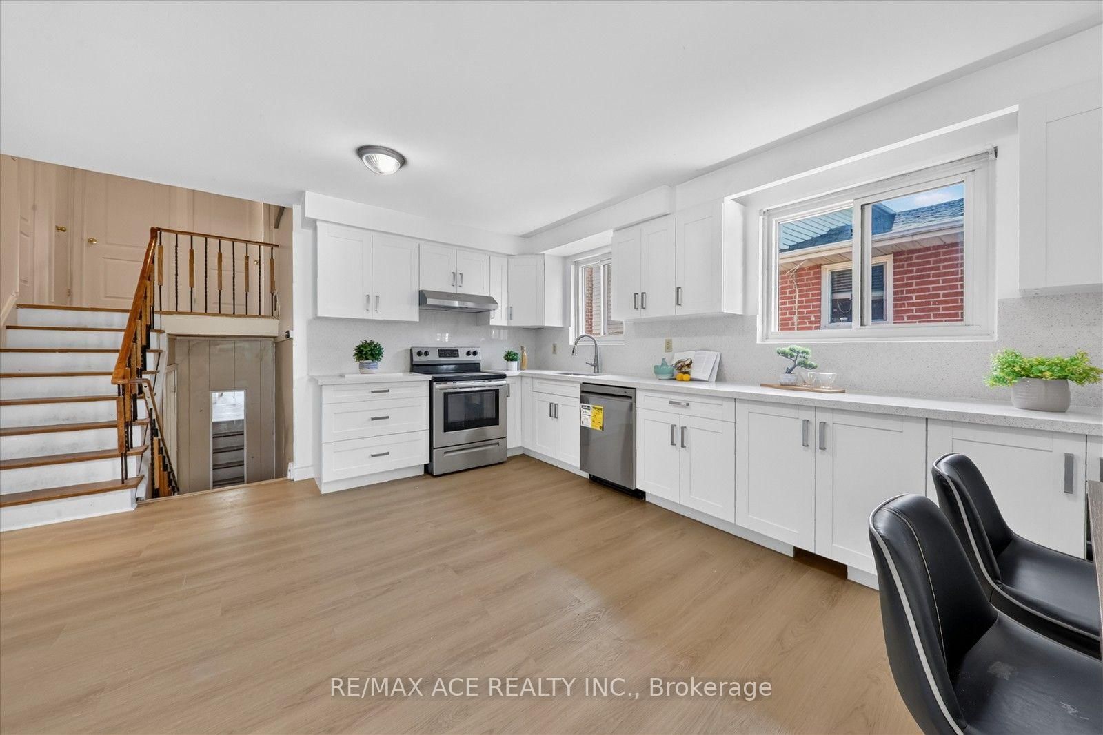 2330 Glastonbury Road S • Burlington, ON photo 14
