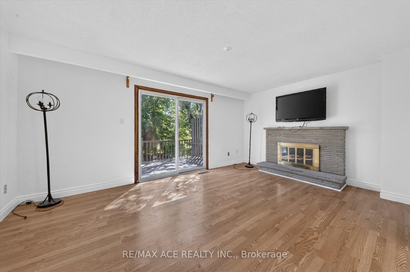 2330 Glastonbury Road S • Burlington, ON photo 30