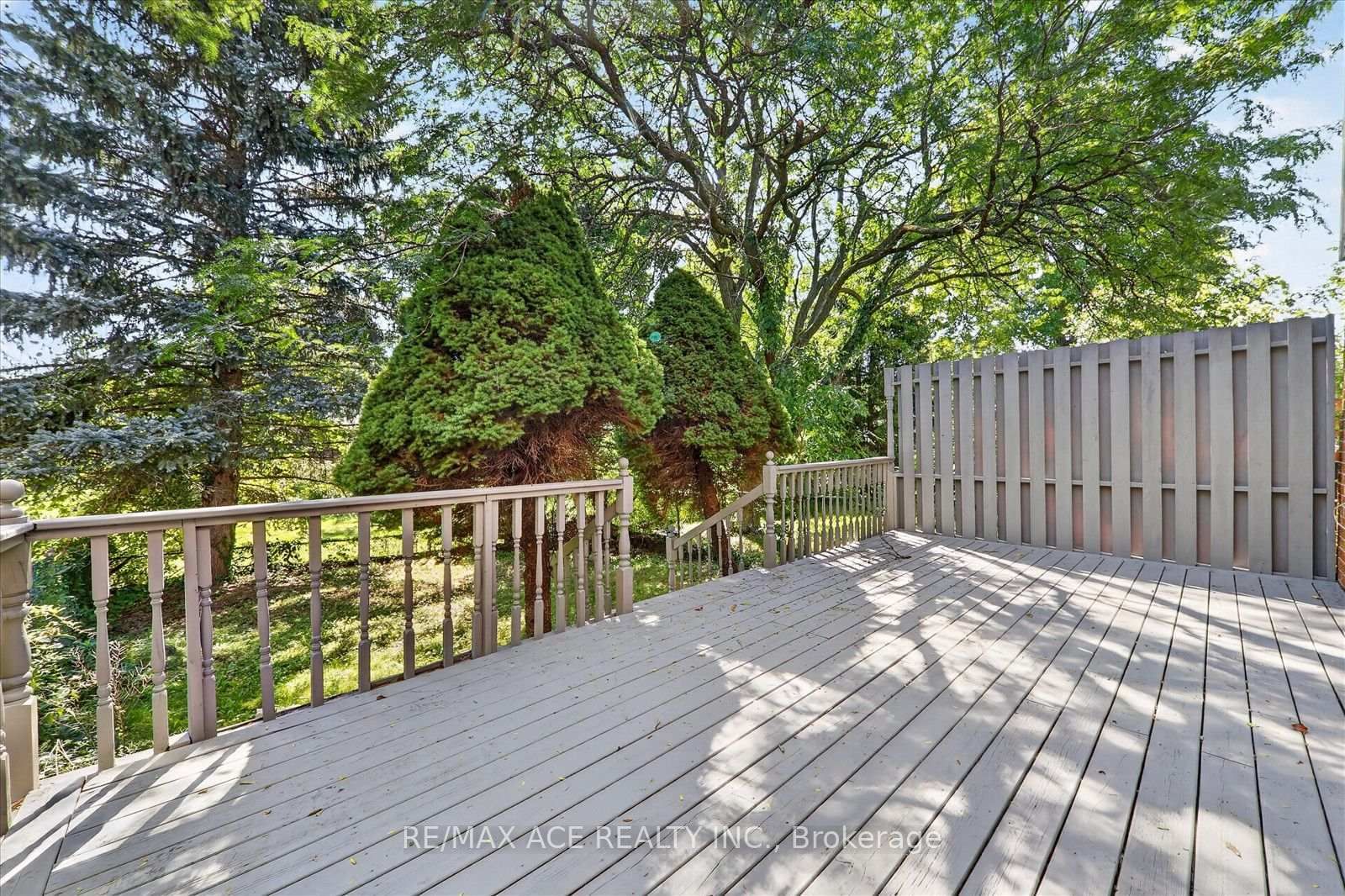 2330 Glastonbury Road S • Burlington, ON photo 32