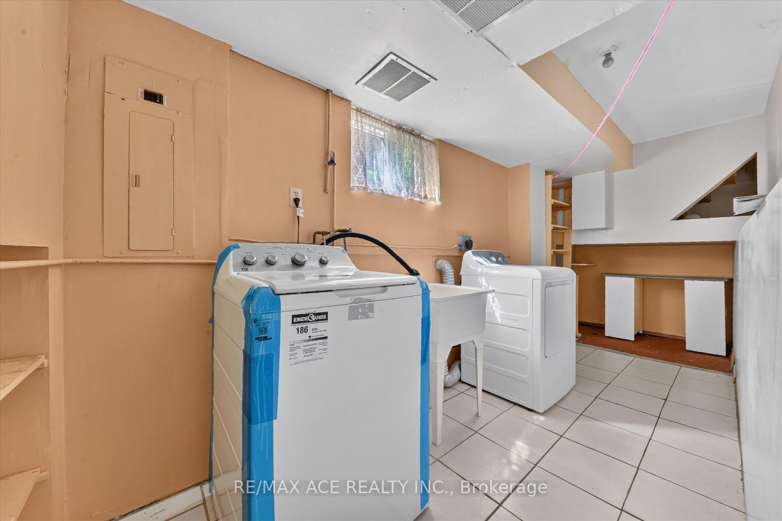 2330 Glastonbury Road S • Burlington, ON photo 35