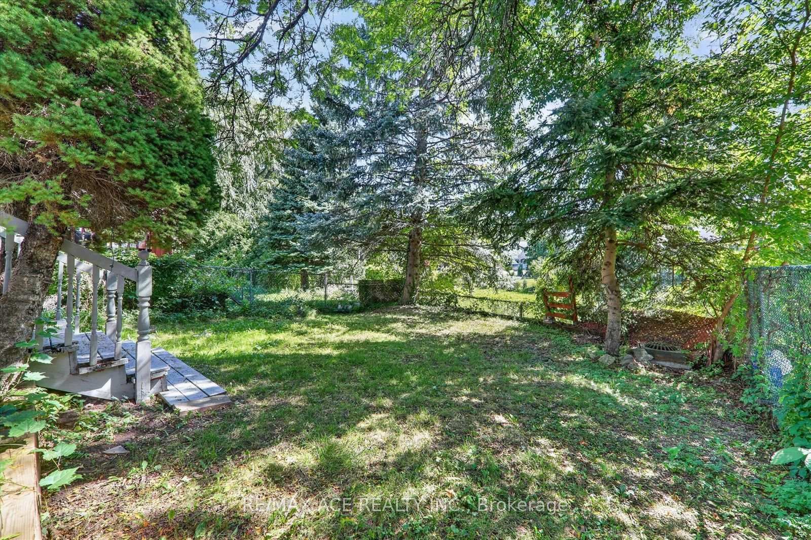2330 Glastonbury Road S • Burlington, ON photo 38
