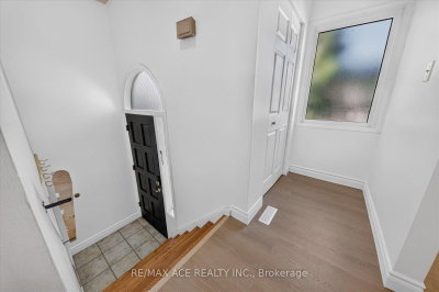 2330 Glastonbury Road S • Burlington, ON photo 6