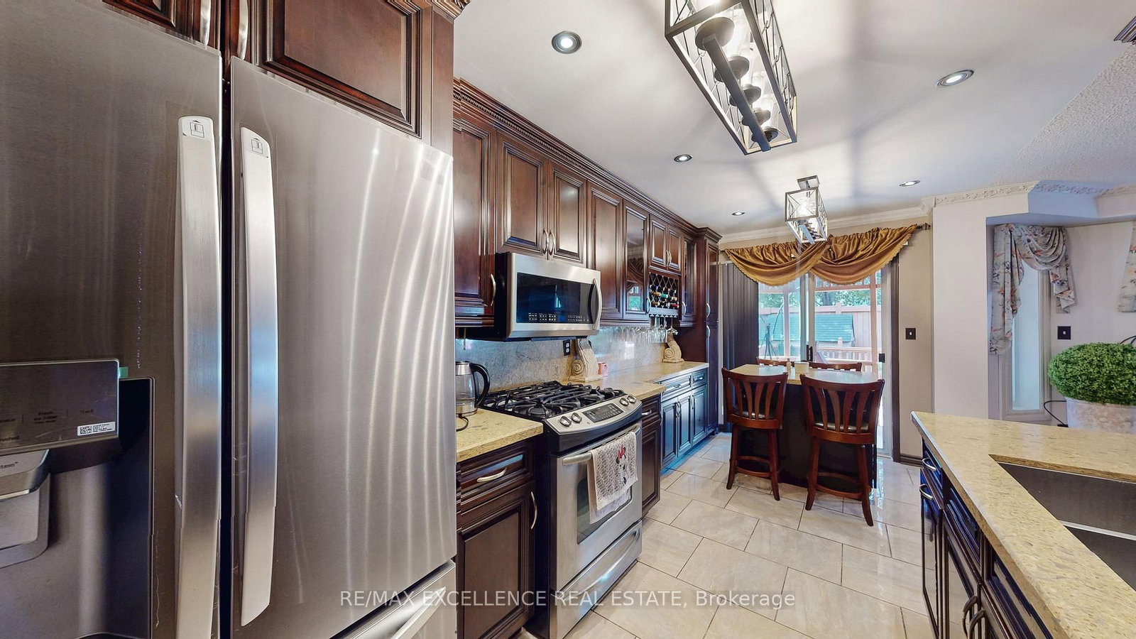 12 Prado Court • Toronto, ON photo 11