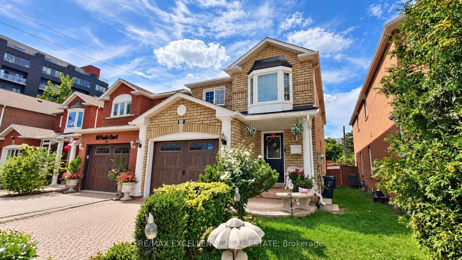 12 Prado Court • Toronto, ON photo 3