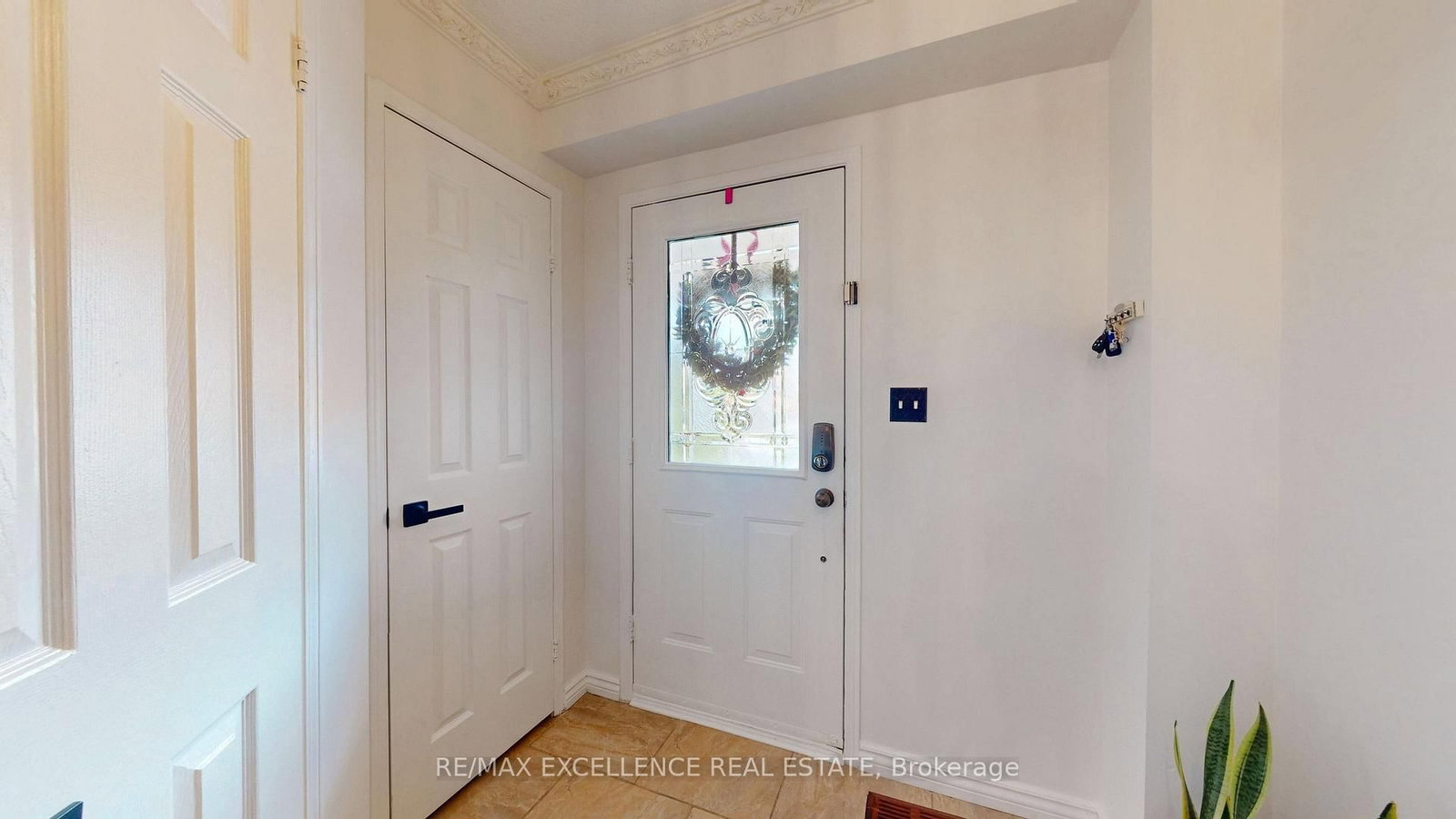 12 Prado Court • Toronto, ON photo 4