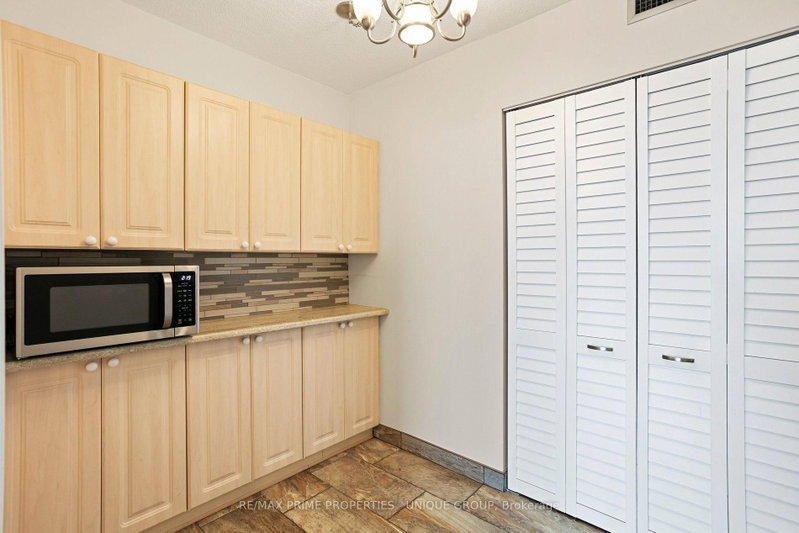 1300 Bloor Mississauga,ON L4Y 3Z2 — Photo 10
