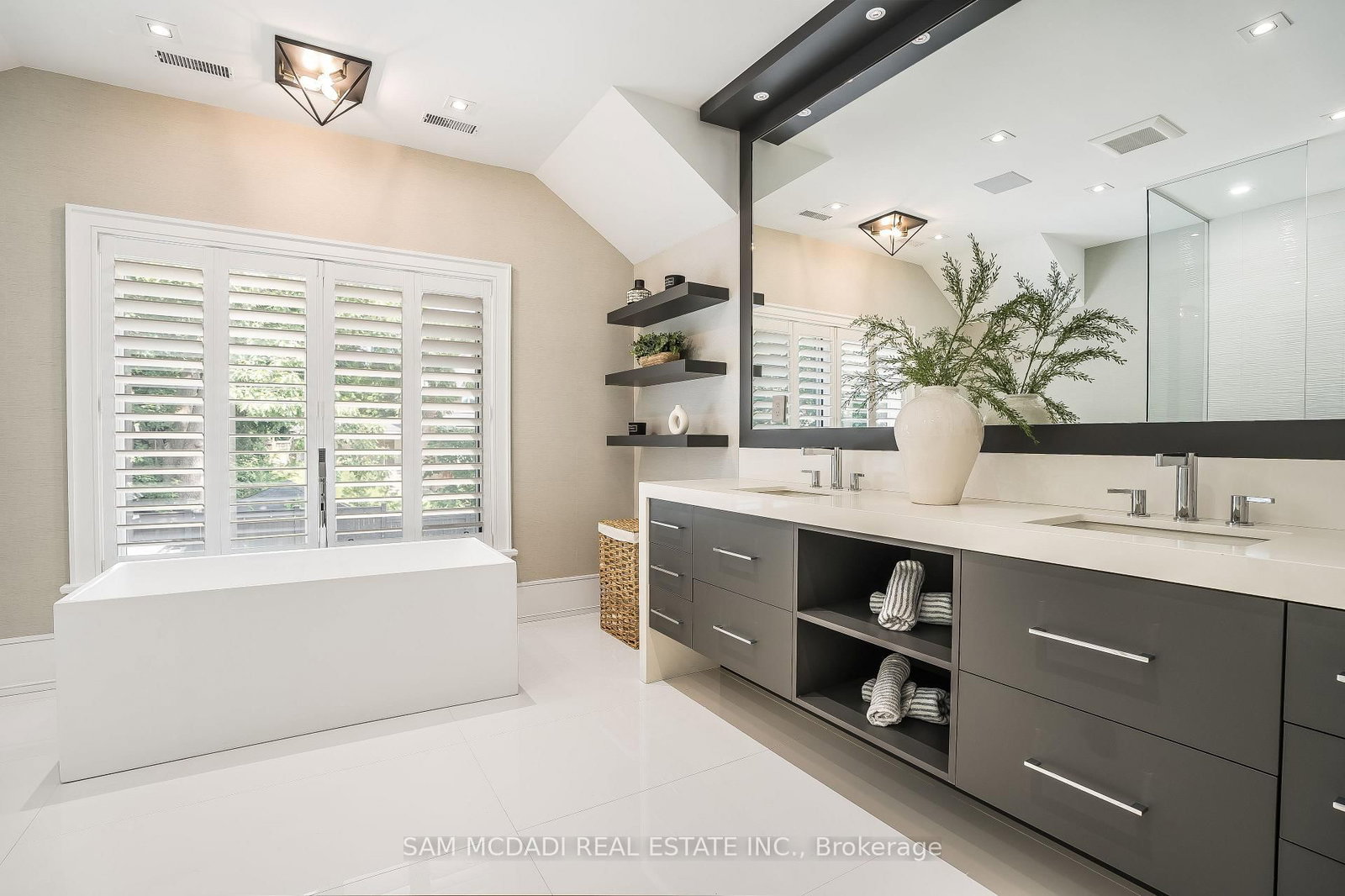 231 Wedgewood Drive • Oakville, ON photo 27