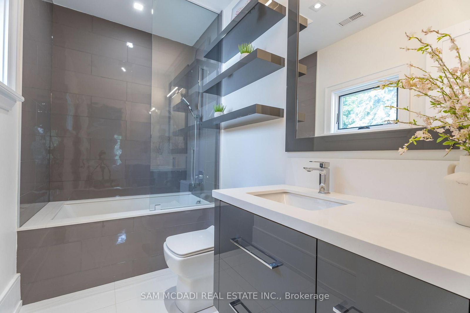 231 Wedgewood Drive • Oakville, ON photo 35