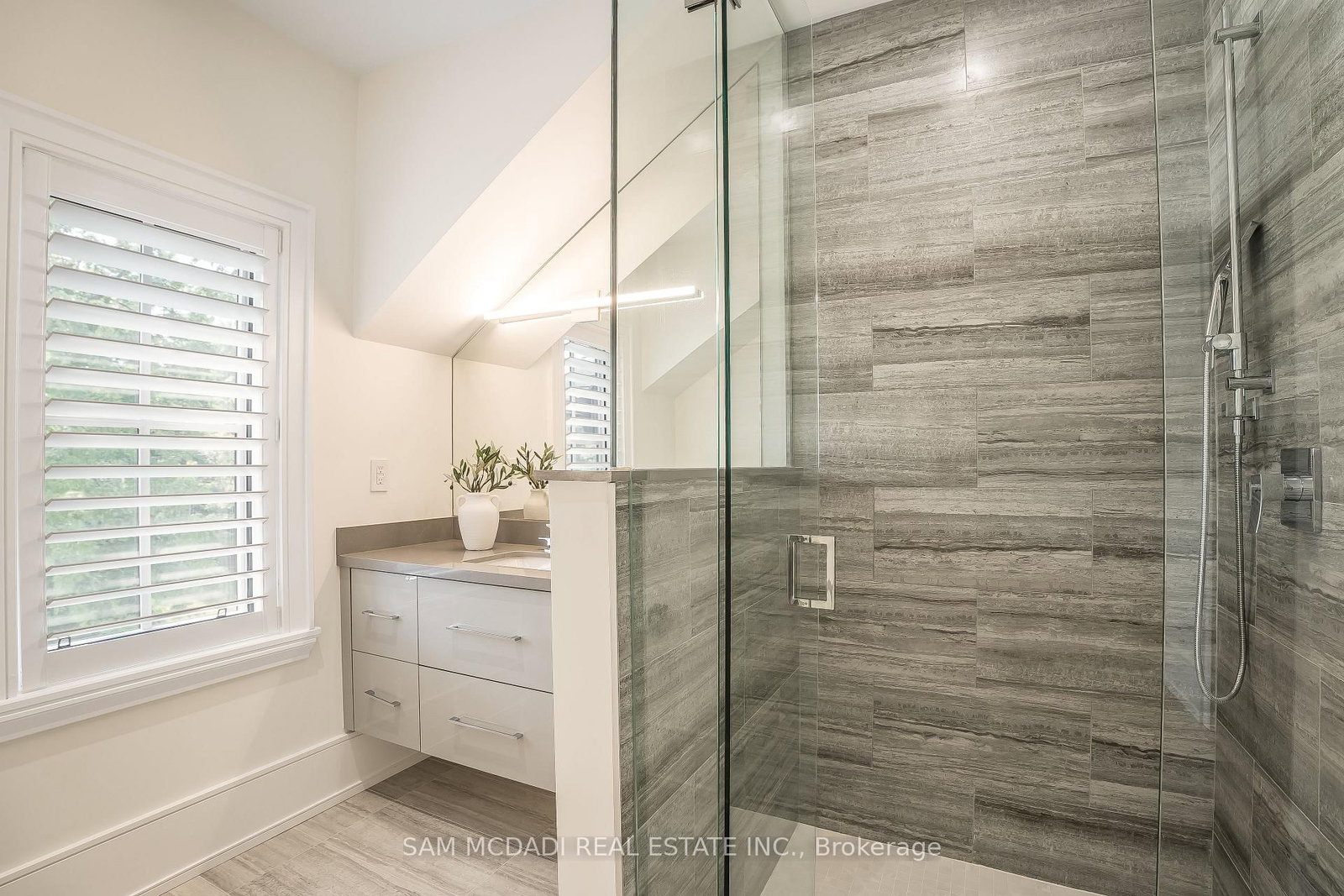 231 Wedgewood Drive • Oakville, ON photo 37