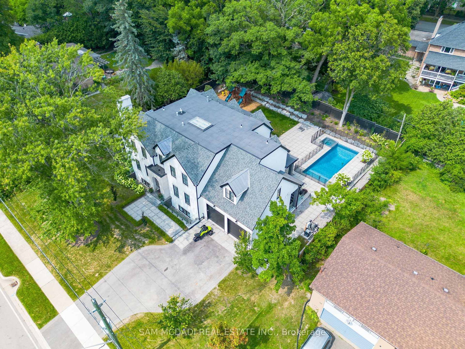 231 Wedgewood Drive • Oakville, ON photo 50