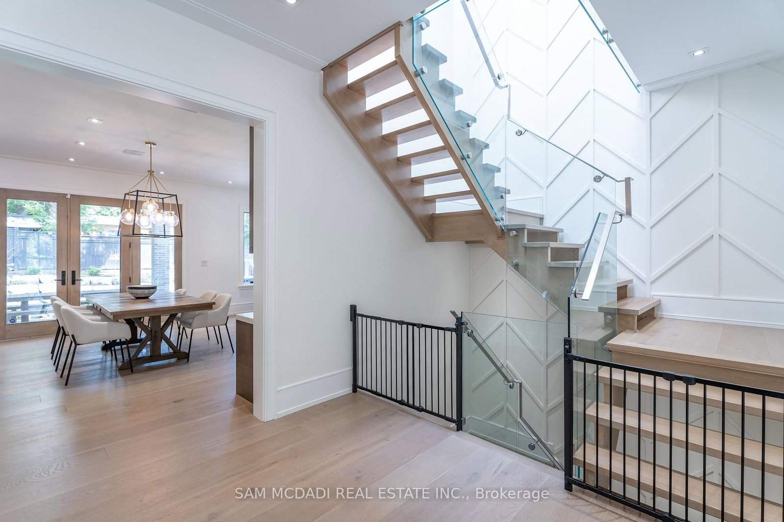 231 Wedgewood Drive • Oakville, ON photo 8