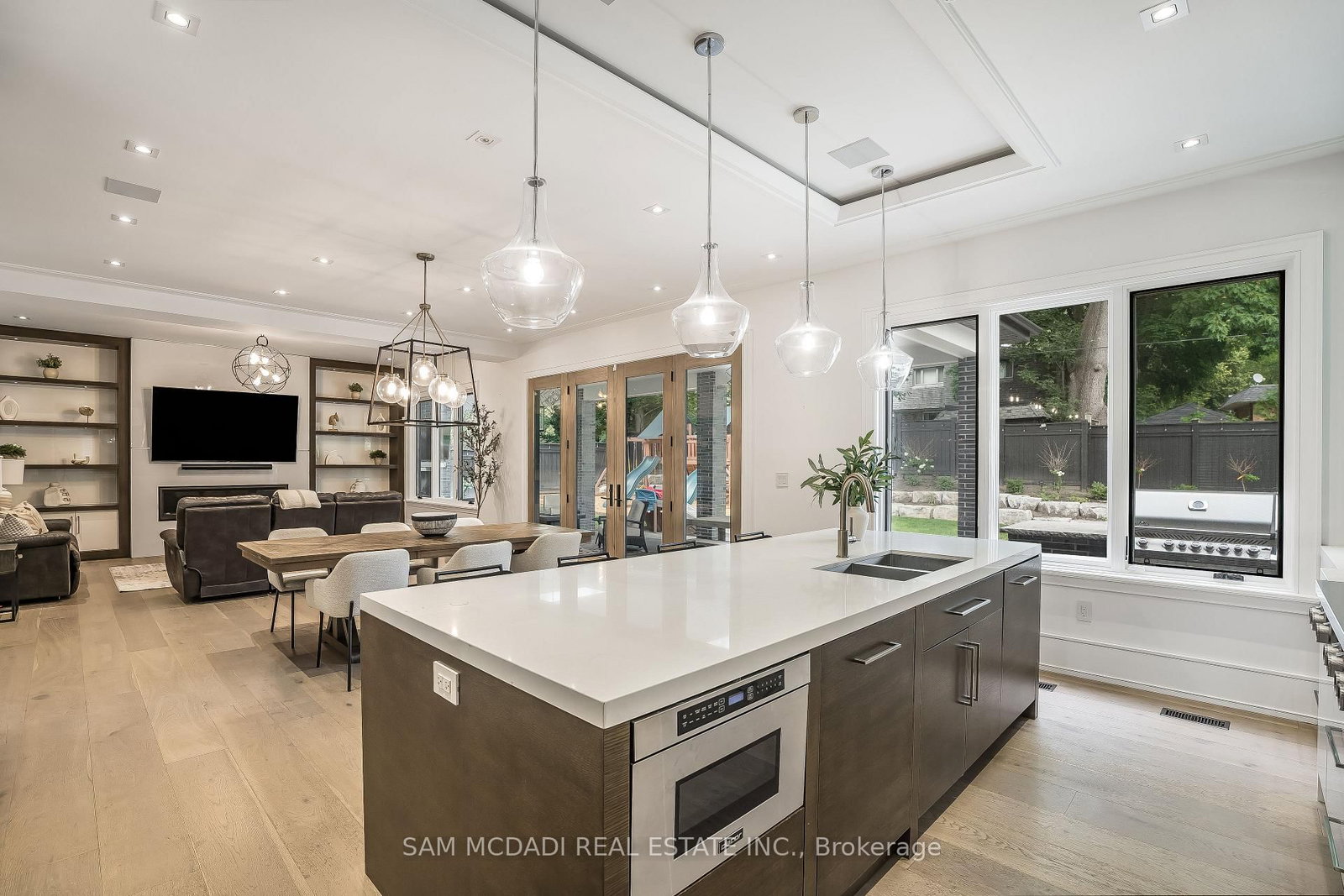 231 Wedgewood Drive • Oakville, ON photo 9