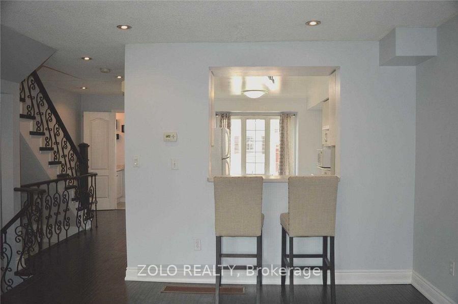 29-80 Acorn Pl, Mississauga, view 4