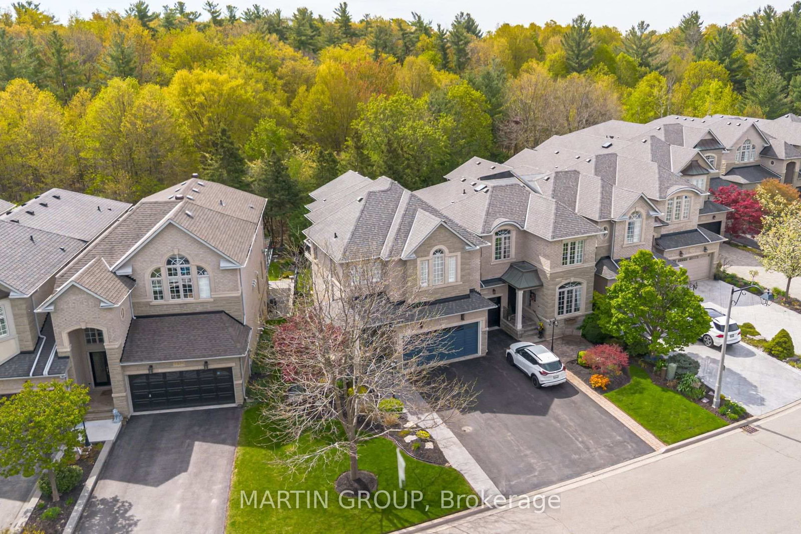 2328 Woodfield Road • Oakville, ON photo 2