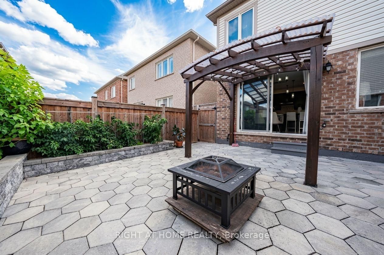 1249 Leger Way • Milton, ON photo 14