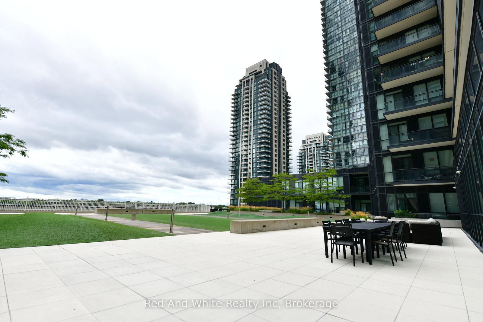 2005-510 Curran Pl, Mississauga, view 9