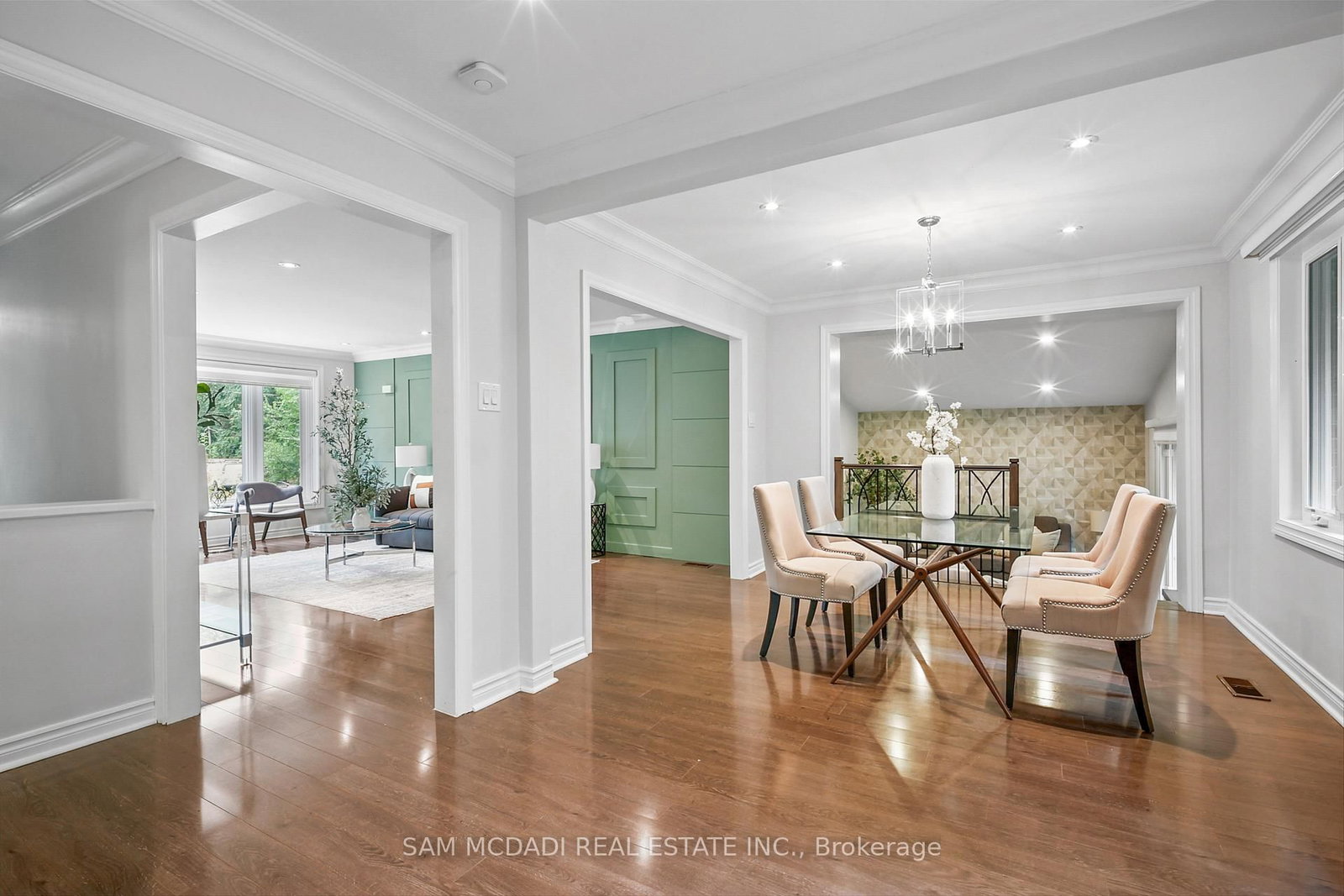 1207 Pinegrove Road • Oakville, ON photo 9