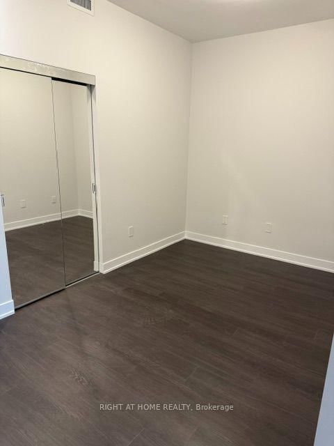 3205 - 430 Square One Drive