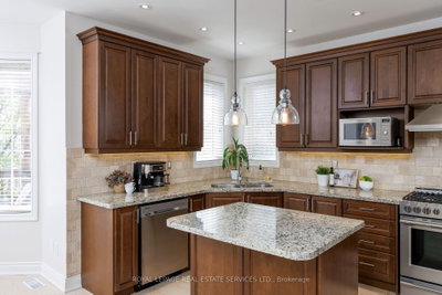 147 Innville Oakville,ON L6L 0B8 — Photo 11