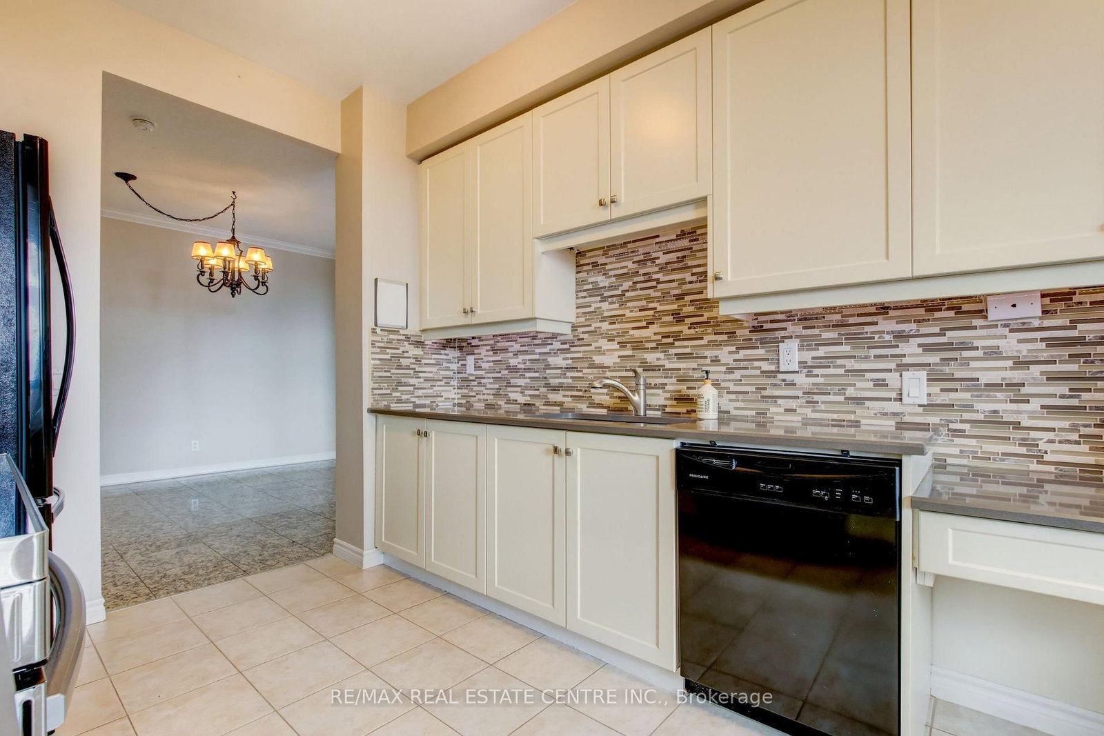 1 Belvedere Court • #1202 • Brampton, ON photo 18