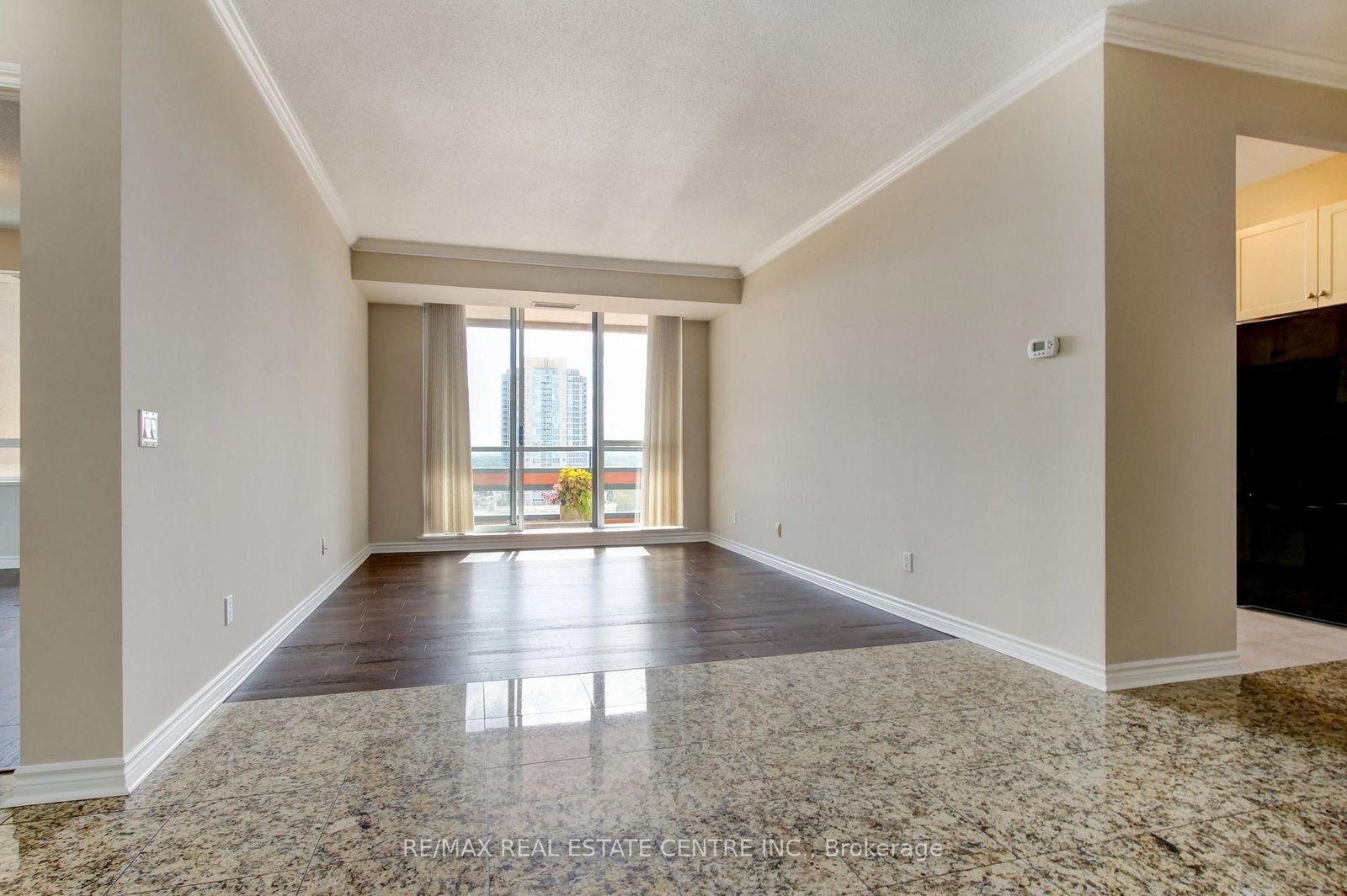 1 Belvedere Court • #1202 • Brampton, ON photo 7