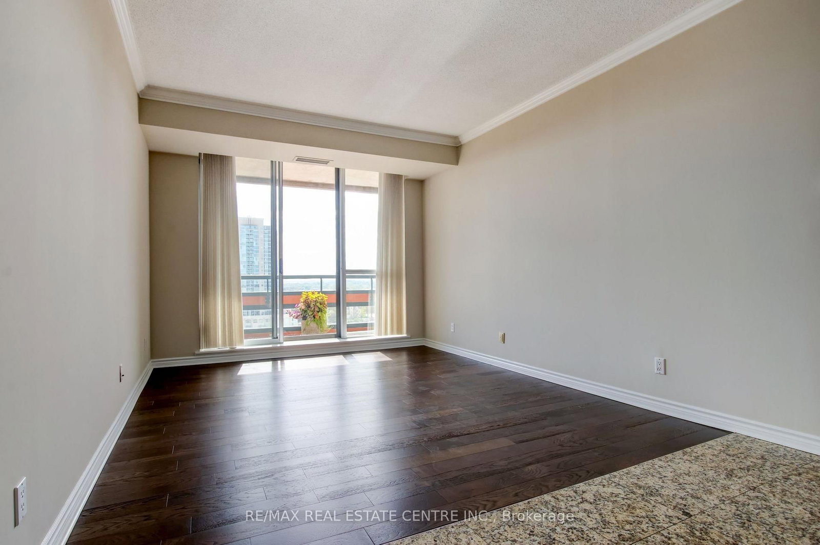 1 Belvedere Court • #1202 • Brampton, ON photo 8