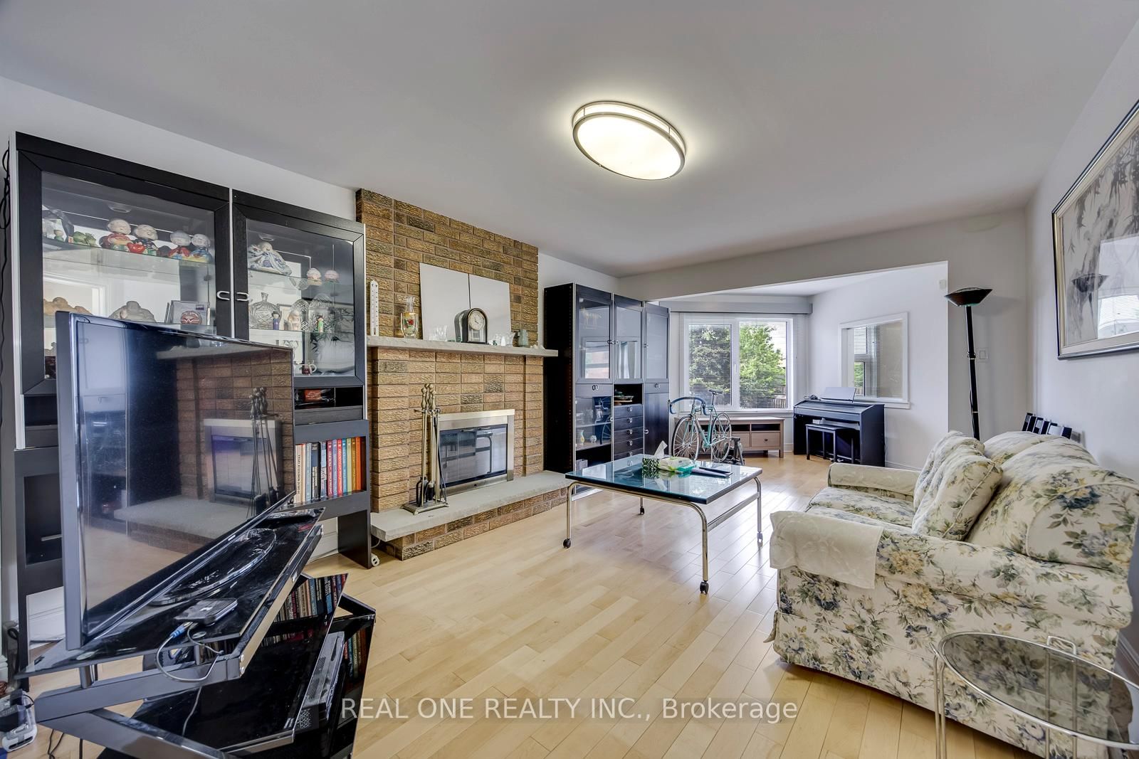 71 Stock Avenue • Toronto, ON photo 17