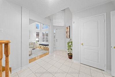 9 Squirreltail Way • Brampton, ON photo 5