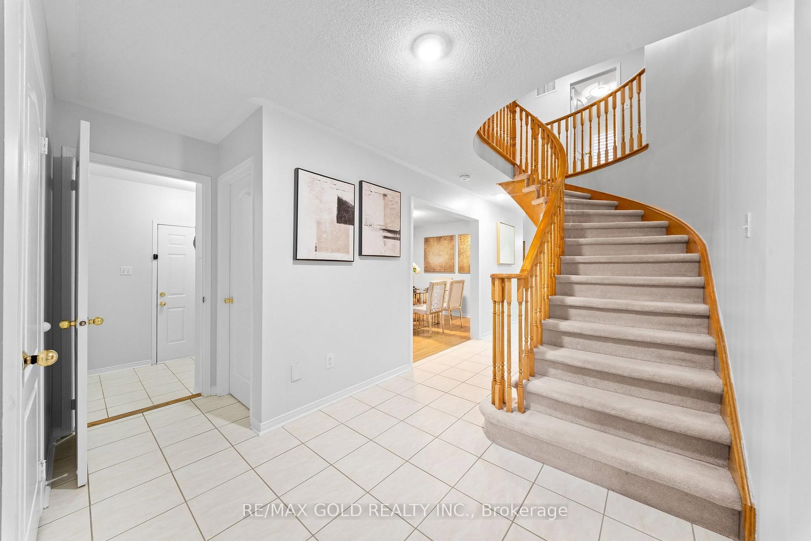 9 Squirreltail Way • Brampton, ON photo 6