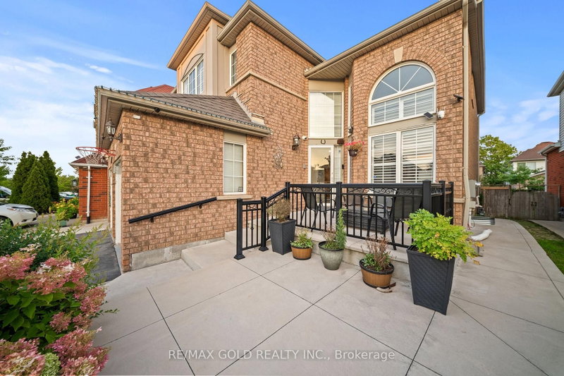 9 Squirreltail Way