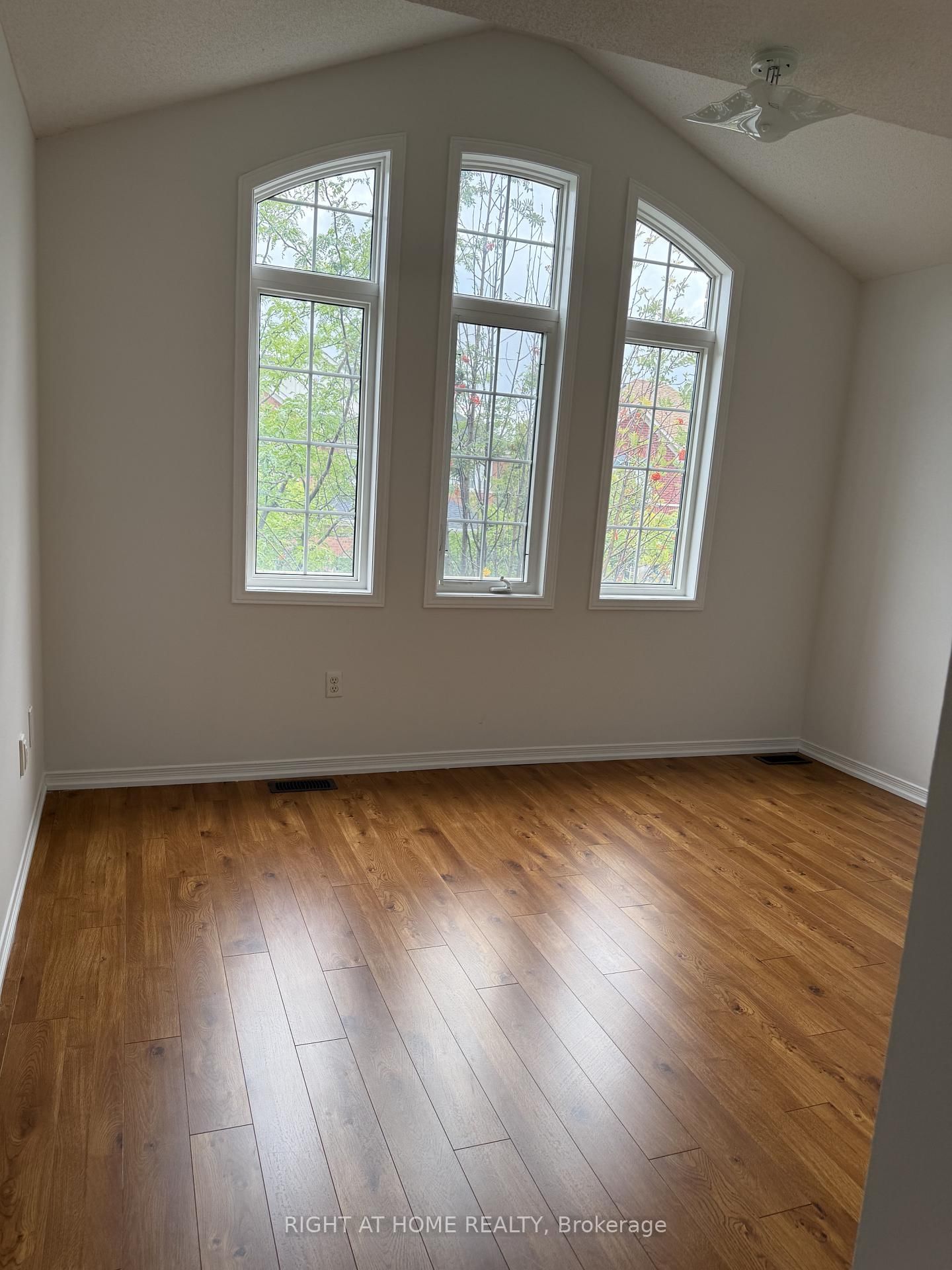 427 Chandler Crescent • Milton, ON photo 11
