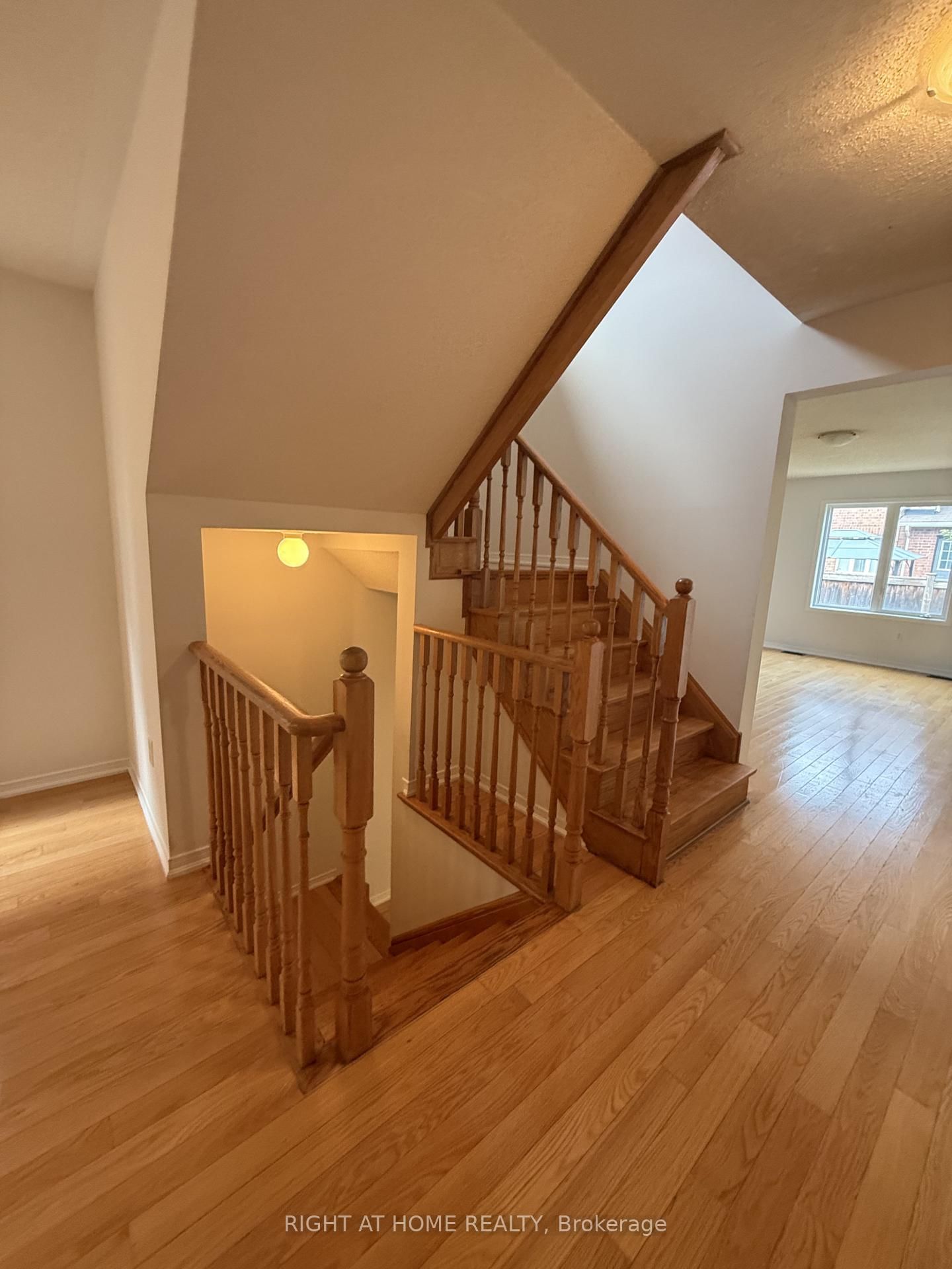 427 Chandler Crescent • Milton, ON photo 13