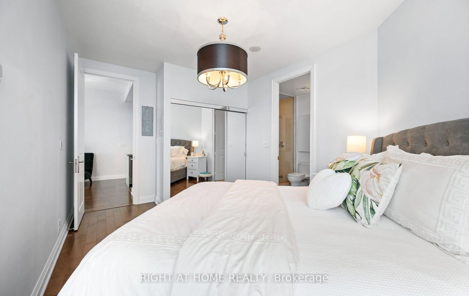 50 Absolute Avenue • #4902 LPH • Mississauga, ON photo 17