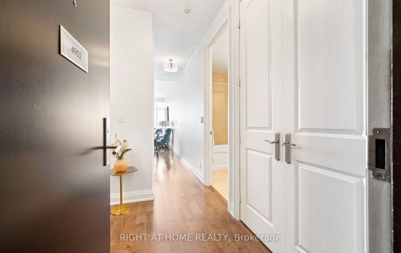 50 Absolute Avenue • #4902 LPH • Mississauga, ON photo 4