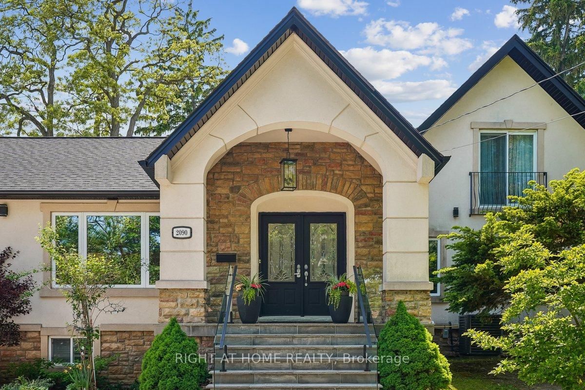 2090 Stonehouse Crescent • Mississauga, ON photo 1