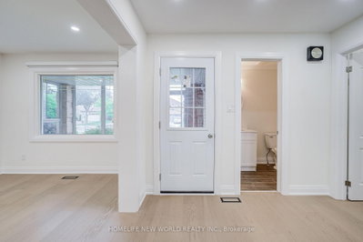 199 Harrowsmith Drive W • Mississauga, ON photo 4