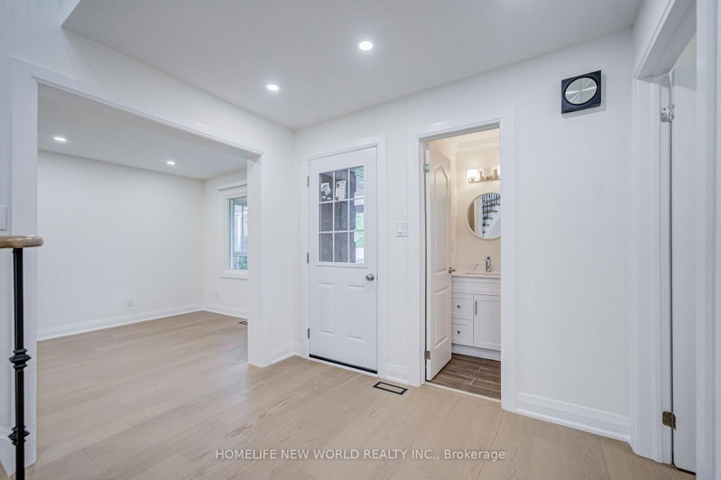 199 Harrowsmith Mississauga,ON L5R 1R8 — Photo 5